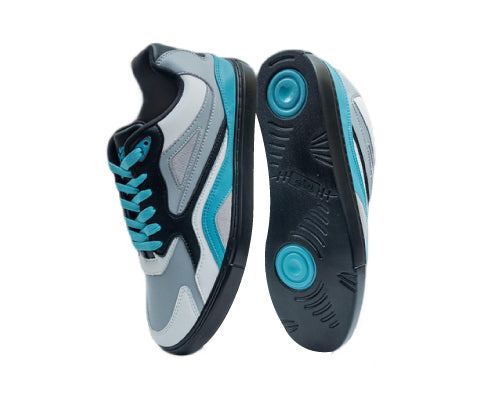Fuego Dance Sneakers in Blau zeigen Seiten- und Sohlenansichten mit grauen, weißen, blaugrünen Akzenten und Schnürsenkeln.